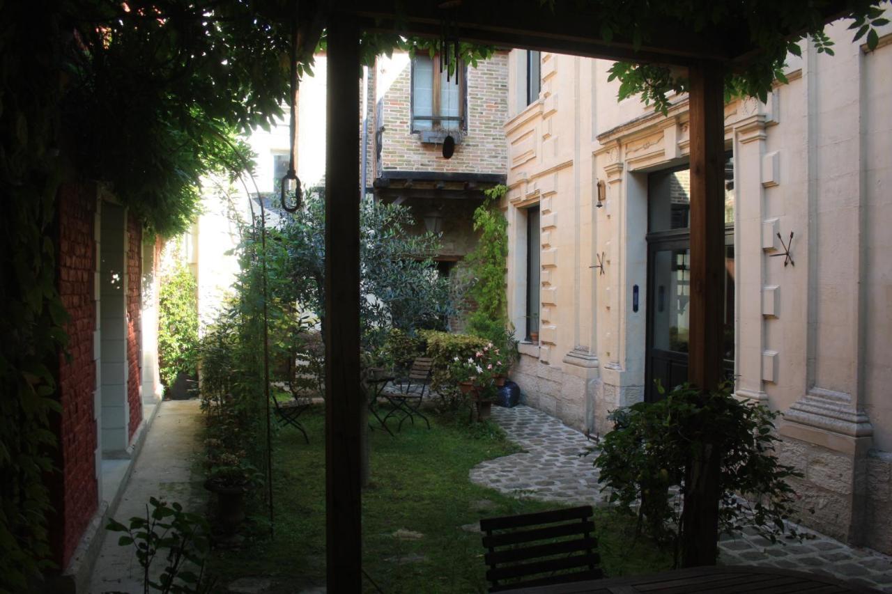Le Refuge Des Cordeliers Apartment Laon Exterior photo